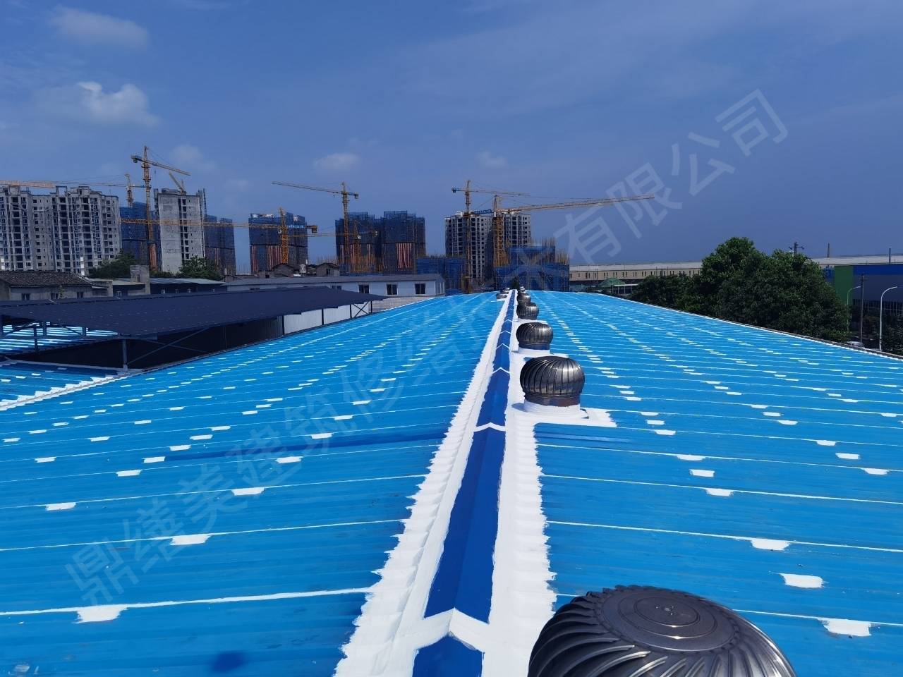 成都廠房防水難題怎么破？金屬屋面漏水隔熱差？專(zhuān)業(yè)方案來(lái)了